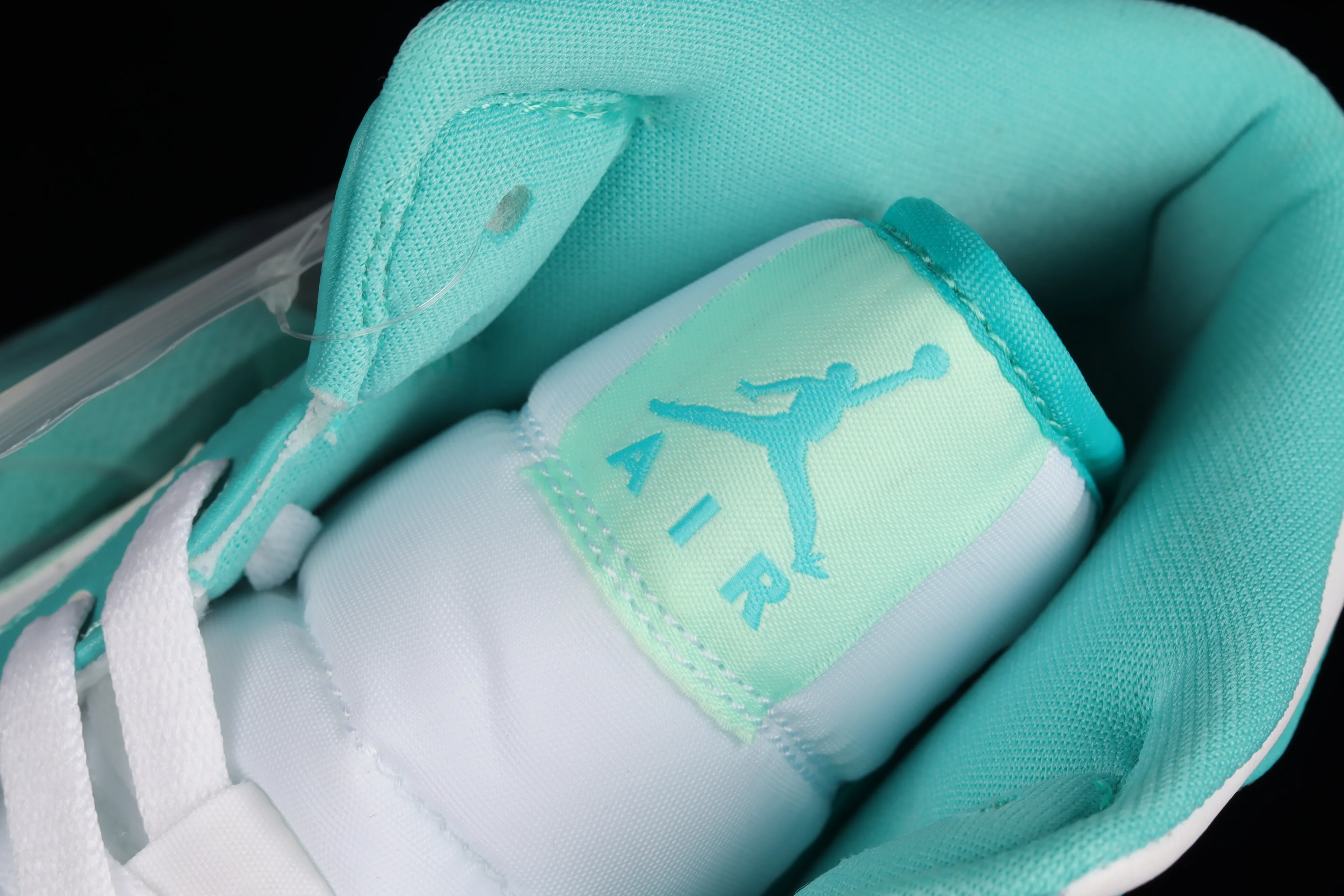 All categories Air Jordan Jordan series basketball shoes Air Jordan 1 Mid Air Jordan 1 Mid SE "Marine Green" AJ1 Joe 1 white cyan Zhongbang basketball shoes DV2229-300
